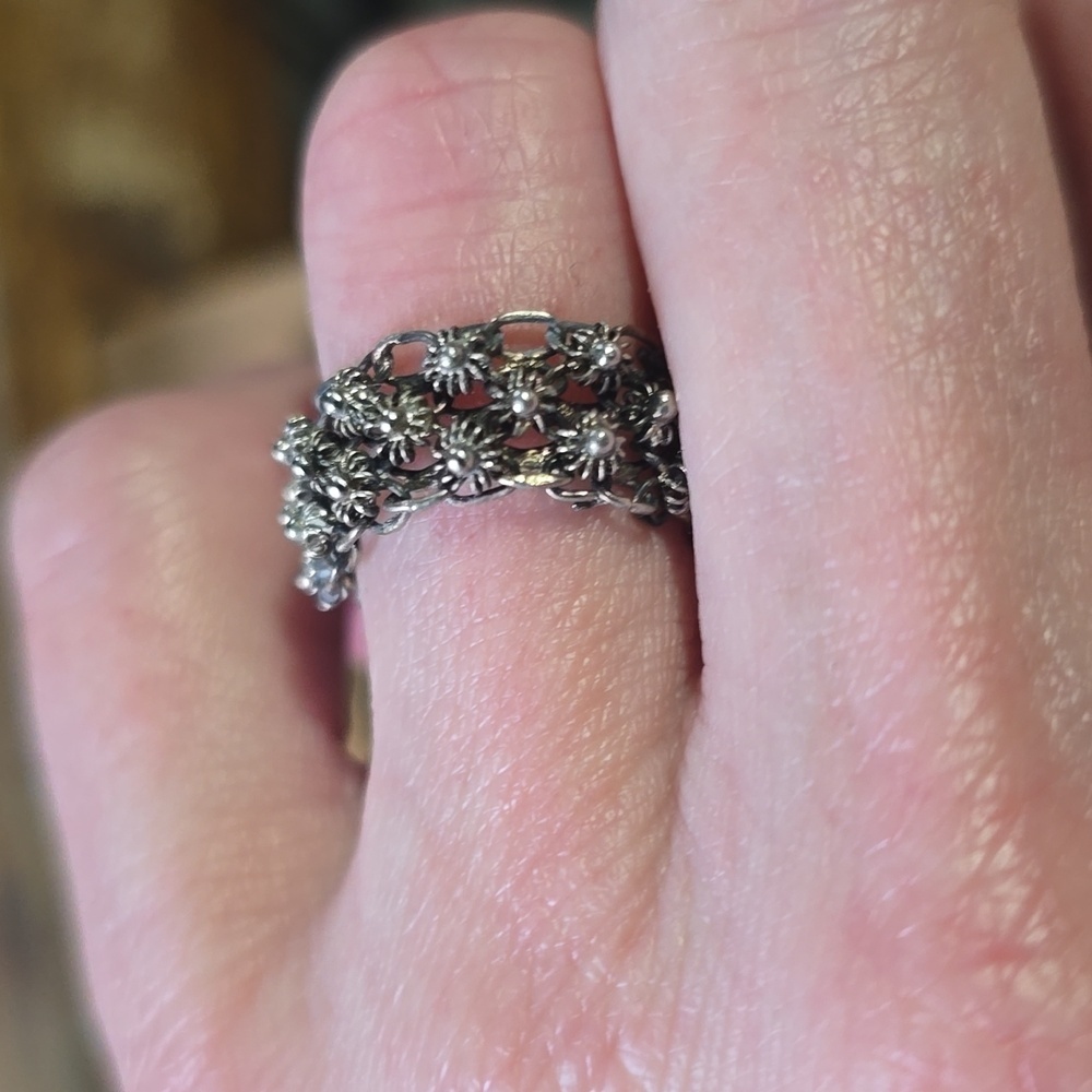 Vintage Handmade Chain Link Ring With Tiny Flower Detail Size 7